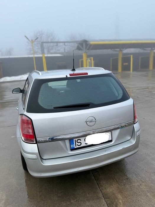 Opel astra h  2010