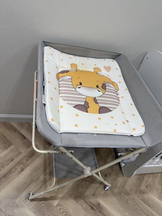 Продам детский пеленальный столик