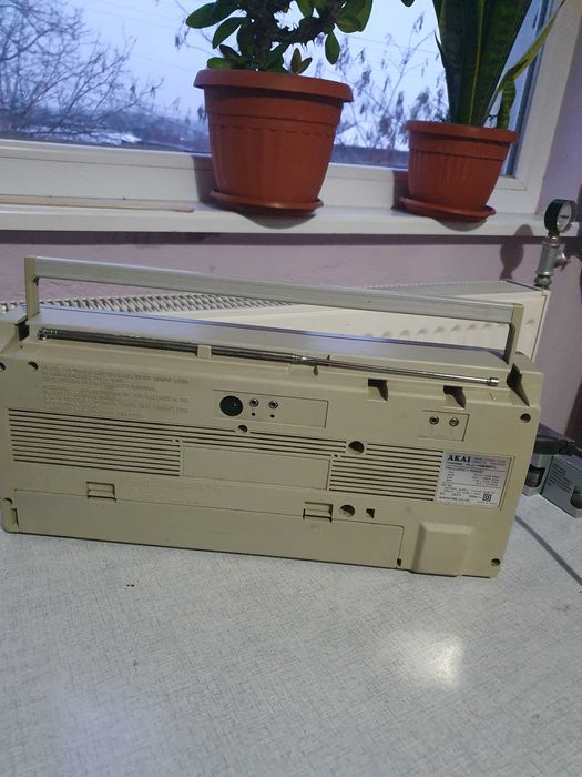 Продавам радиокасетофон АКАЙ