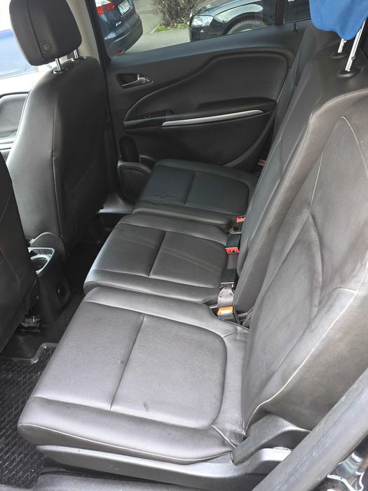 Vand Opel Zafira – 7 locuri – Automată – Diesel – Euro 6