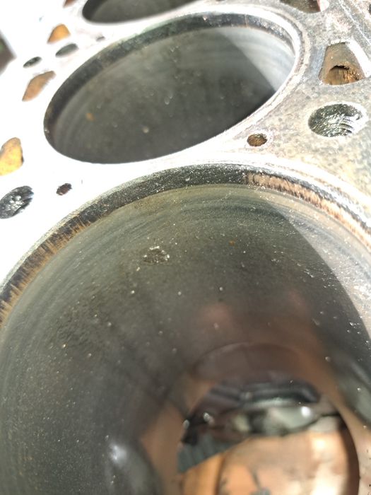 Блок двигателя 2.3 ауди