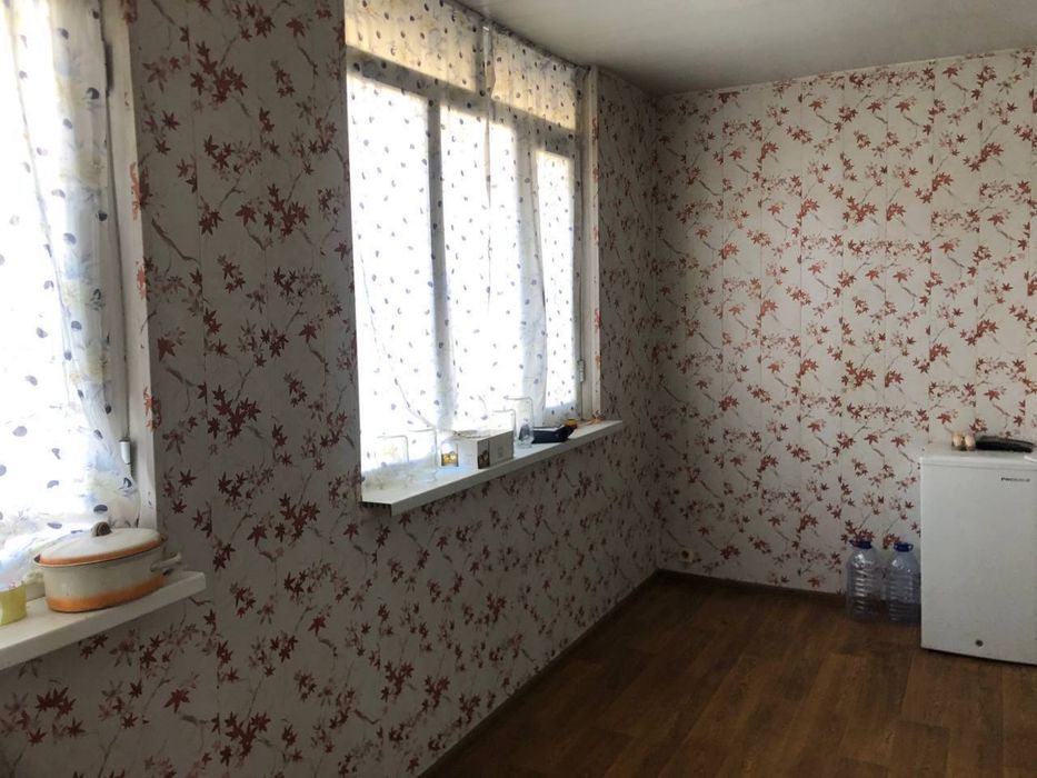 Yunusobod 18- kvartal 3 xona g'ishtli uy srochna sotiladi