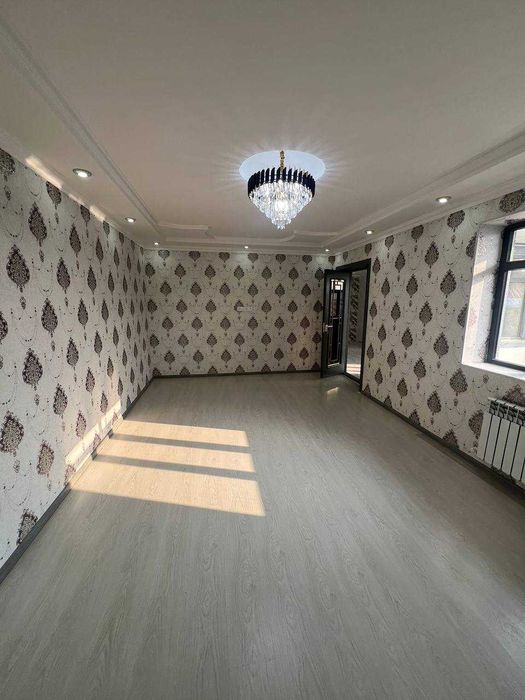 участка сотилади юнусобод бодомзор 2 сотик 2 этаж 8 хона