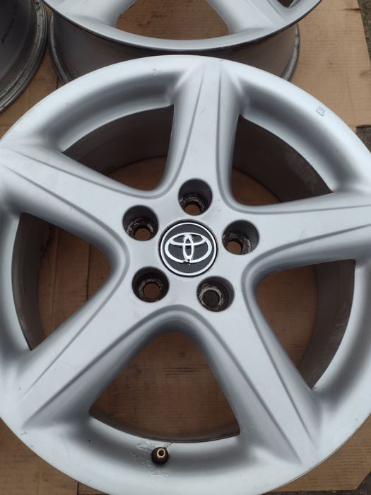 Оригинални 17-5х114.3  ЕТ45 7j Toyota Rav4