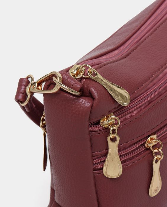 Сумка клатч сотилади