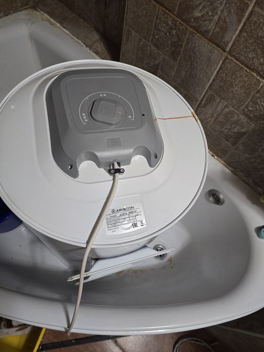 Водонагреватель 80л Б/У