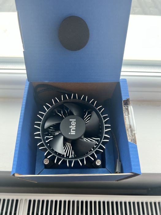Procesor intel i7 12700 KF in cutie cooler inclus