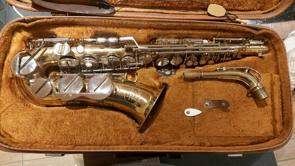 Алт саксофон AMATI CLASSIC