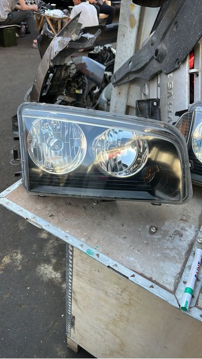 Фары на Dodge Charger