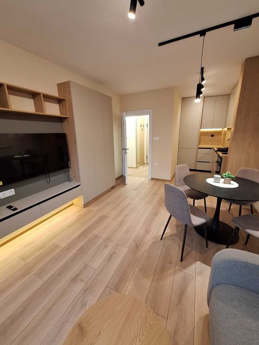 Продава се Двустаен апартамент в Пловдив, Център - 57 кв.м за 1423 €/кв.м - Снимка #1