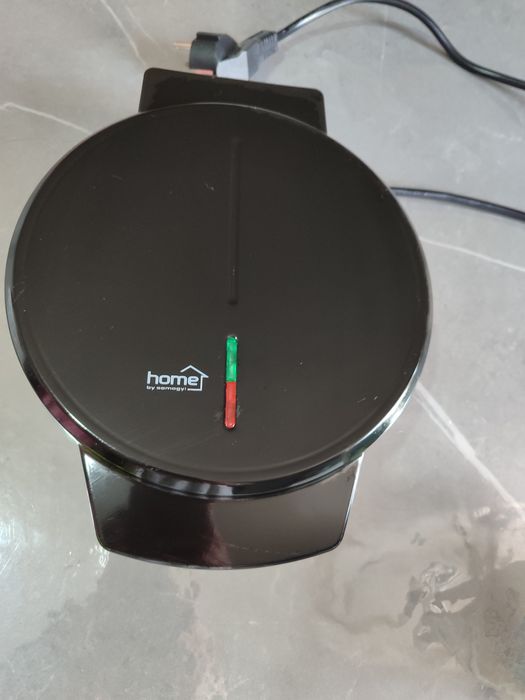 Продам вафельницу.