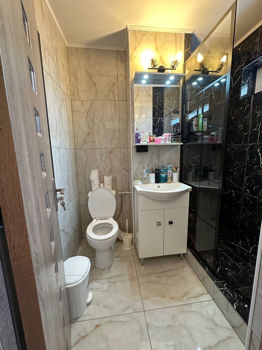 Inchiriez apartament
