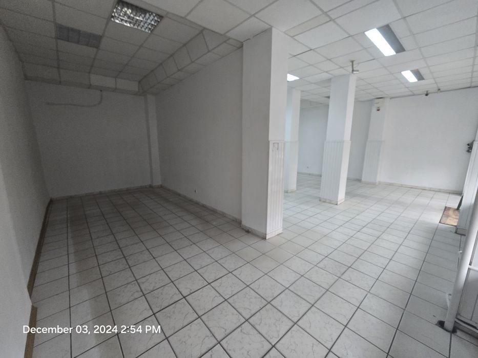 Spatiu comercial central 120mp
