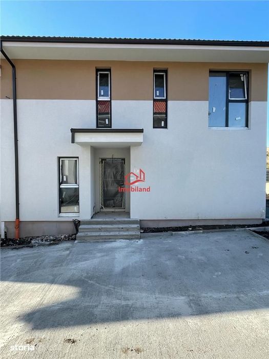 Casa tip duplex pe Valea Chintaului, cu gradina si  parcare