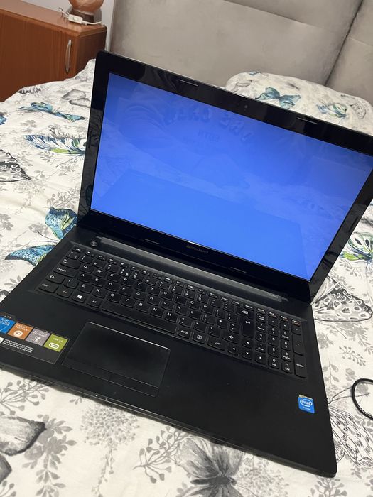 Vand laptop Lenovo