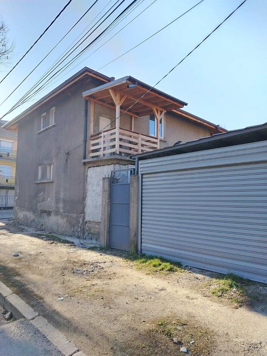 Продава къща гр Перник кв Ралица
