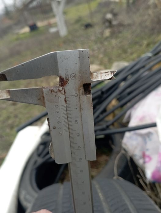 Продавам две гуми