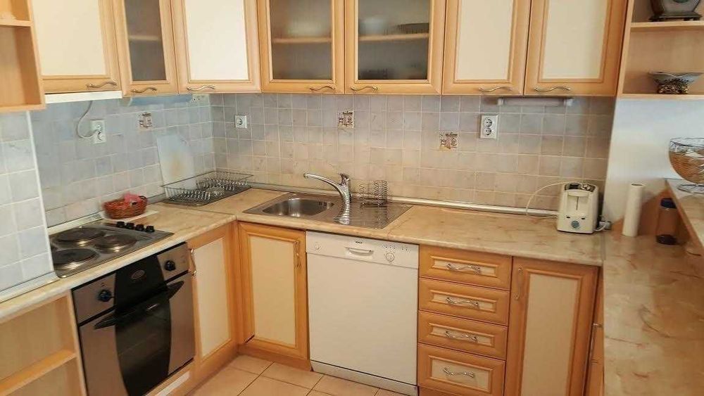 Дава се под наем Двустаен апартамент в Бургас, Лазур - 57 кв.м за 204 € - Снимка #1