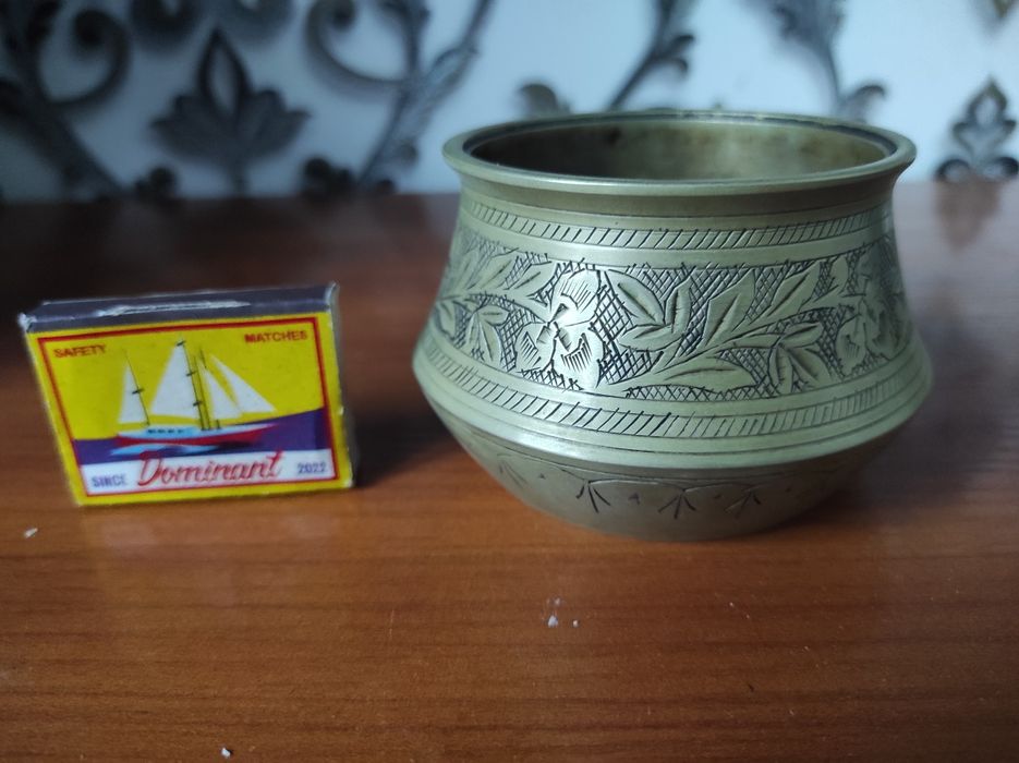 Индийская чашка. Латунь.