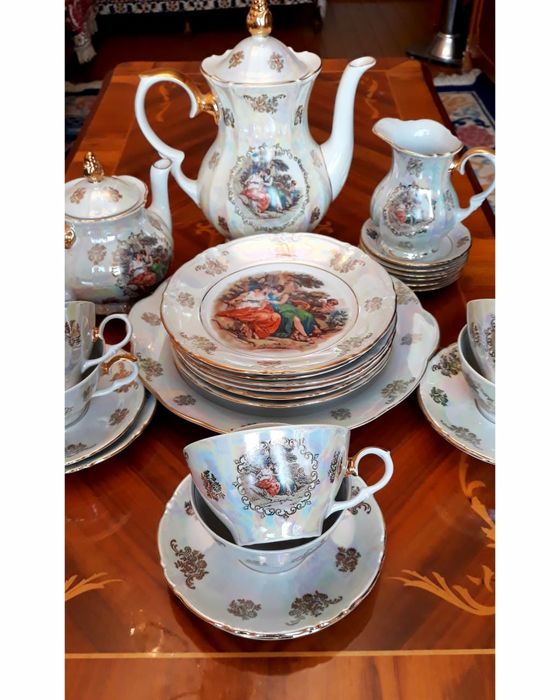 Продам легендарный  сервиз "Мадонна"