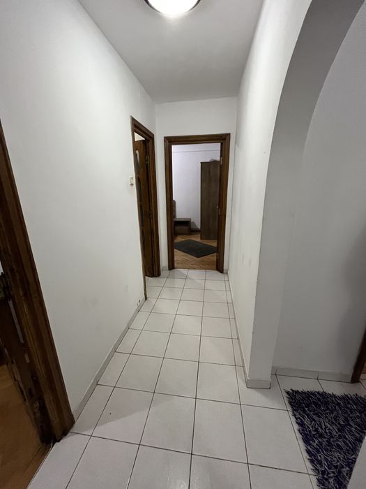 ~Persoana fizica~ Inchiriez apartament cu 3 camere