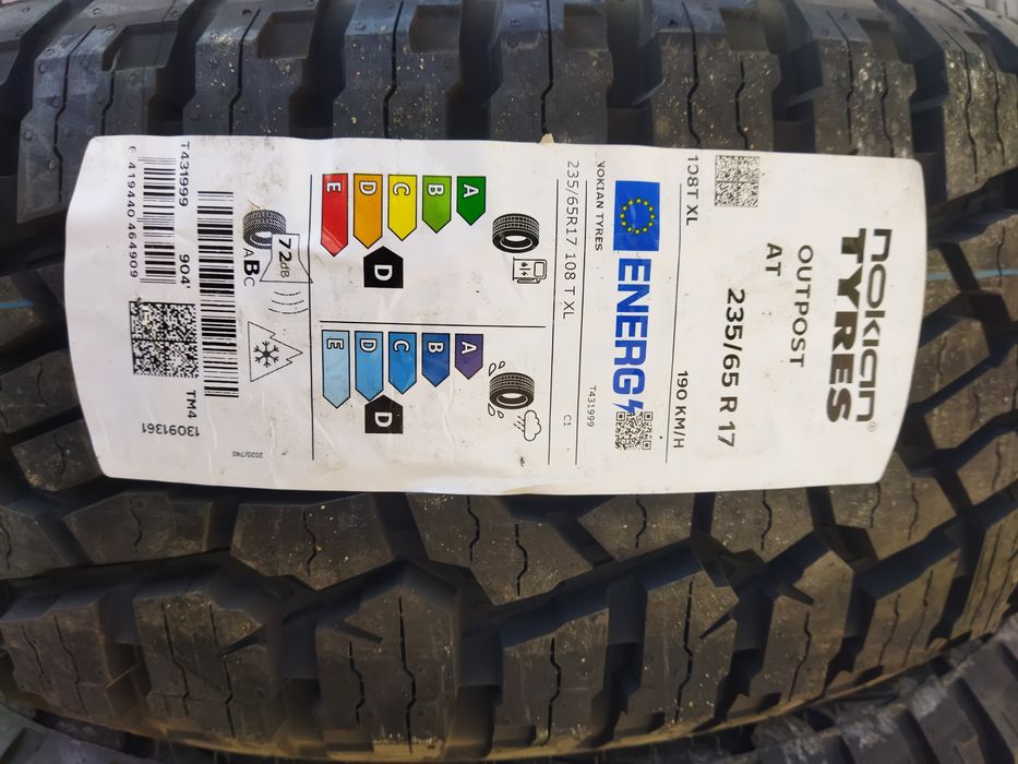 Шины Нокиан 235/65/17 новые