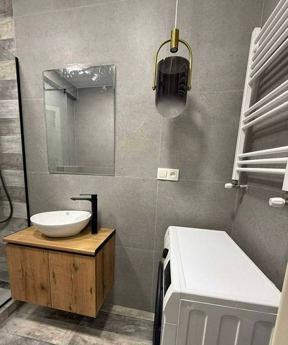 Сдаю просторная 2х ком кв-ру самом центре города Ойбек Госпитальный Р4