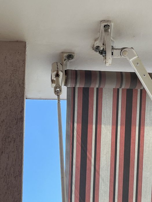 Продавам тента -слънцезащитен сенникк