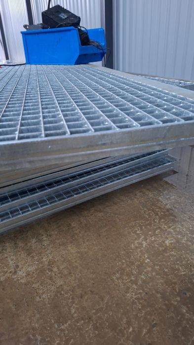 Vând grătare zincate galvanizate