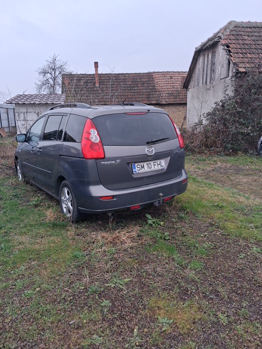 Vand mazda 5 cu motor defect