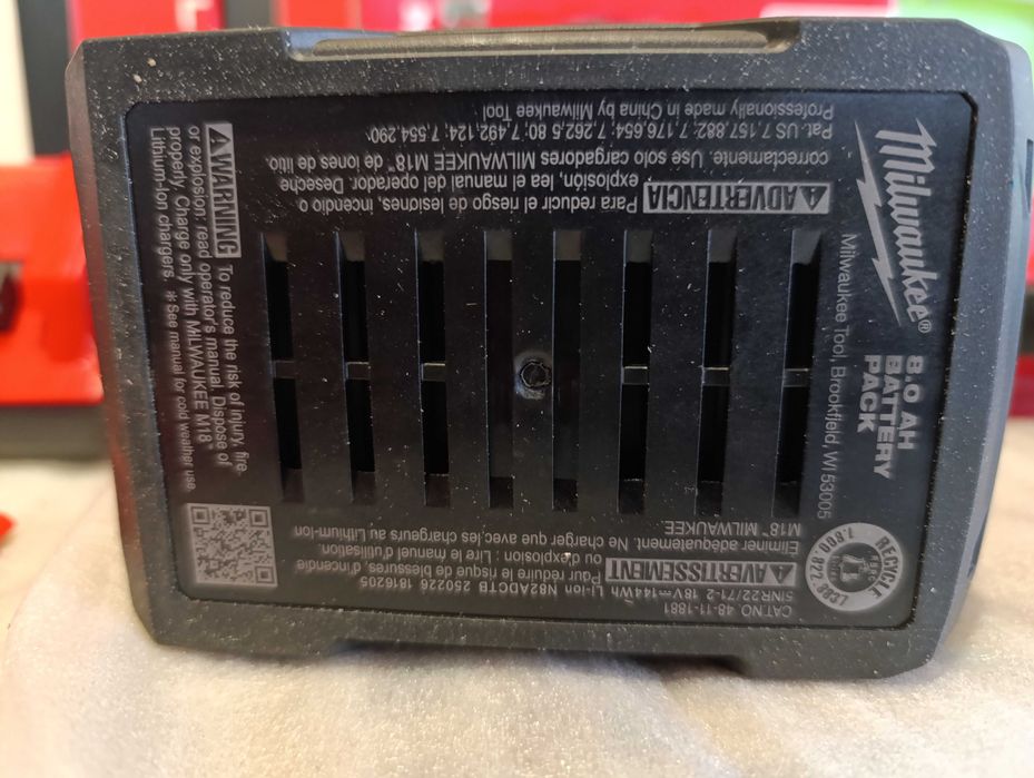 НОВА ЦЕНА  8Аh Гайковерт,комплект Мilwaukee  USA