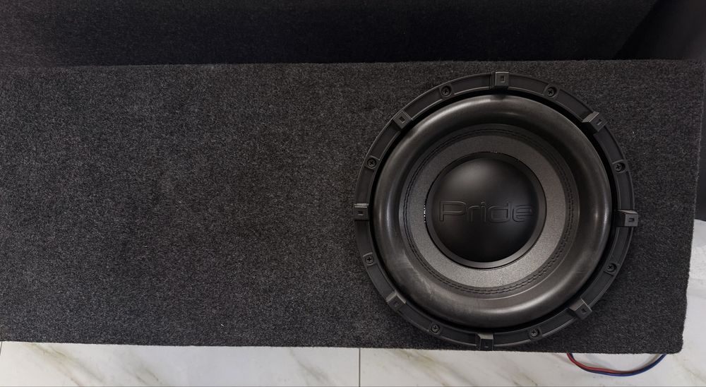 Продам 2 сабуфера