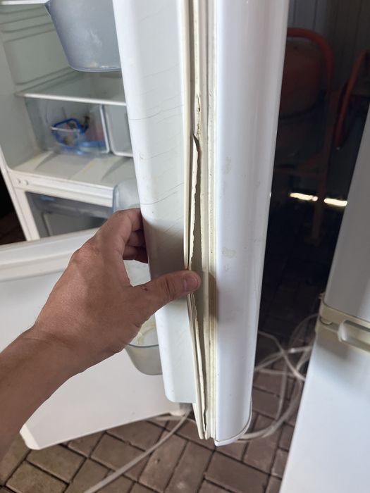 Продаю холодильник Indesit