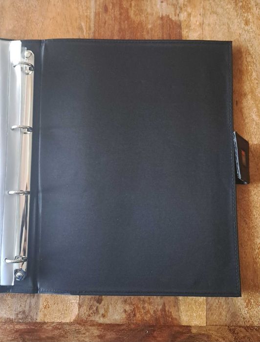 папка за документи класьор черна с 4 ринга със затваряне тип велкро