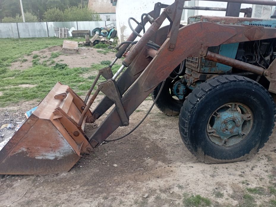 Трактор продам МТЗ82