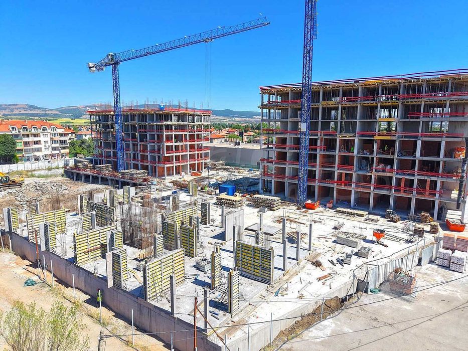 Продава тристаен апартамент в AМur Gardens