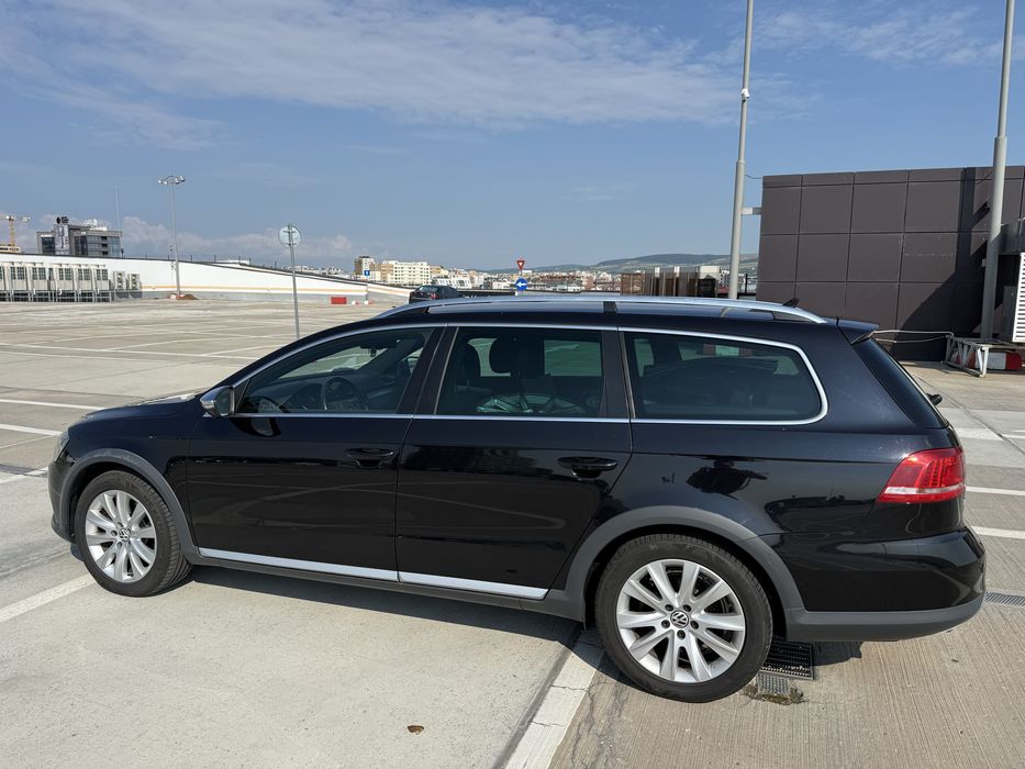 VOLKSWAGEN Passat Alltrack 2013 — imagine 4