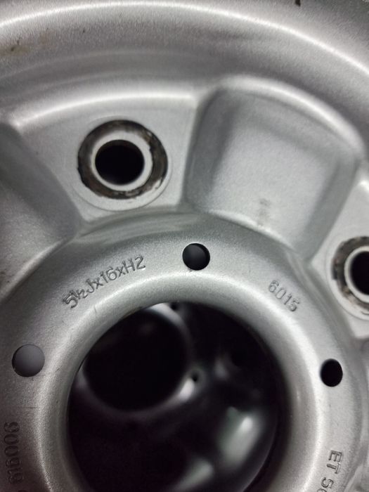 Ford 16 цола джанти за бус Перфектно състояние.. Замъка Ямбол.