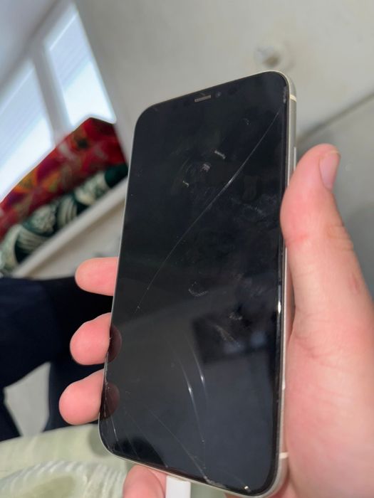 iPhone 11 бу каробка чехол есть