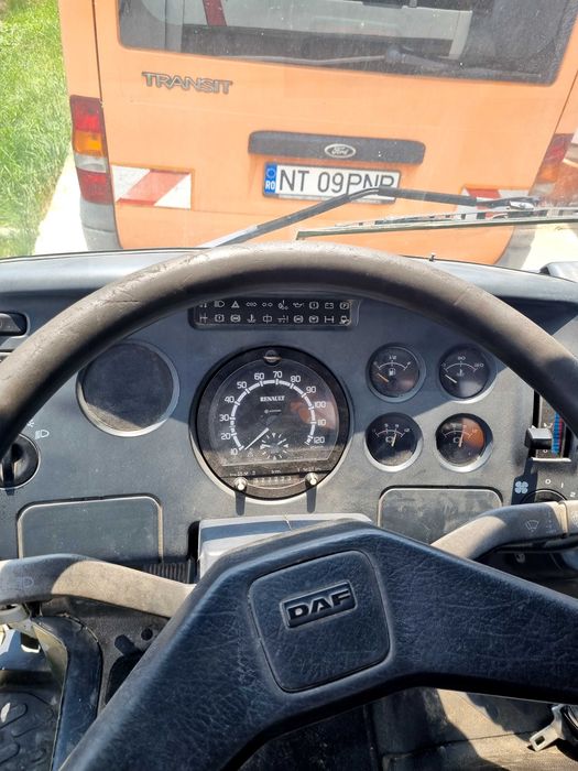 Vând DAF 45.150 Basculabil Trilateral cu Macară – 377.000 km – Stare Excelentă