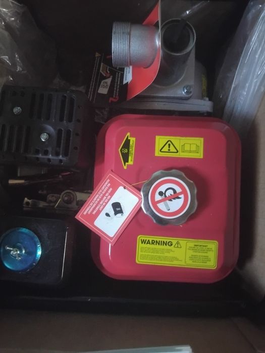 Pompă de apa curata pe benzină  nouă,?.