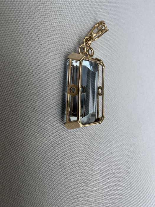 Pandantiv aur acvamarin