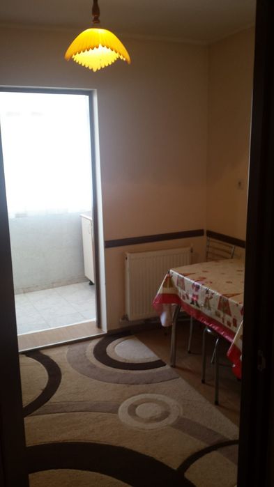 Proprietar vind apartament 2 camere Mioveni