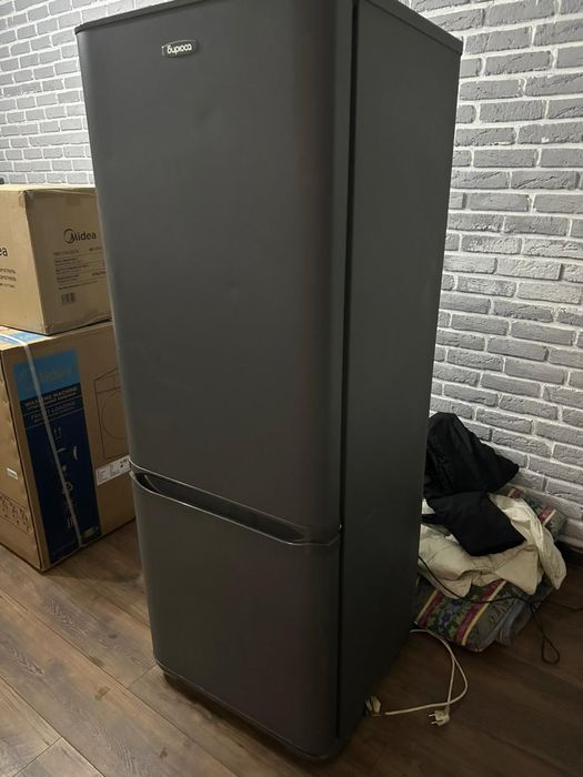 Холодильник Бирюса