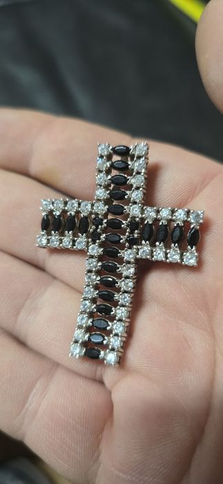 Cruce flexibilă din argint