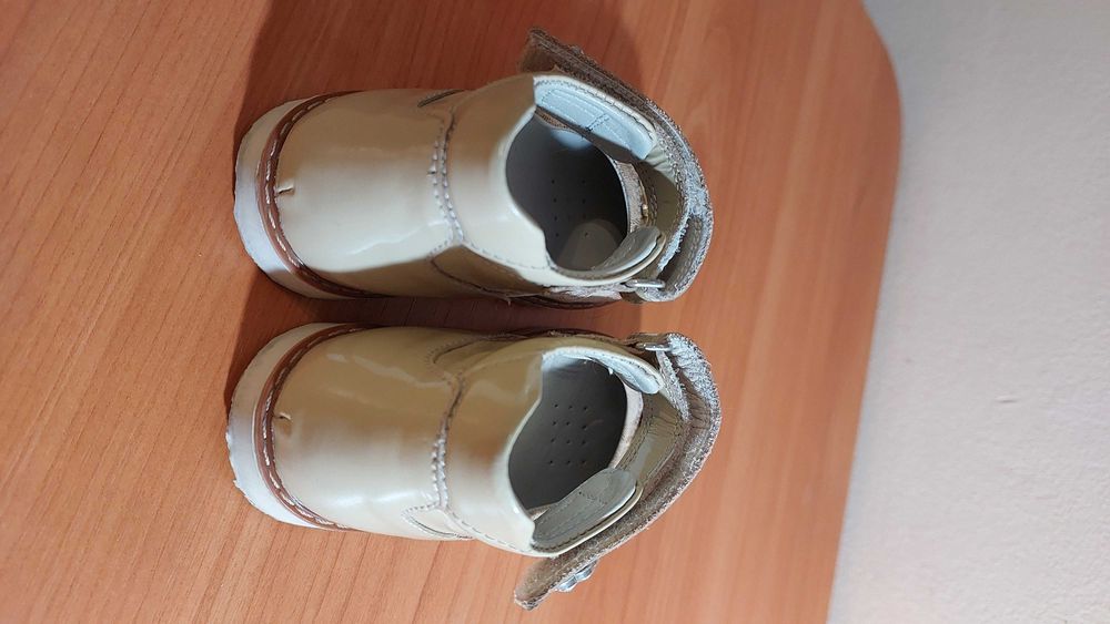 Pantofi fetita 3-4 ani, marime 23