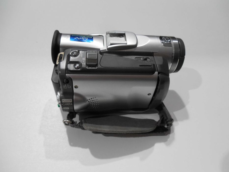 Vand miniDV camera Canon MVX200 si telecomanda