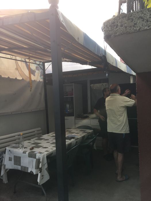 Продавам употребяван навес