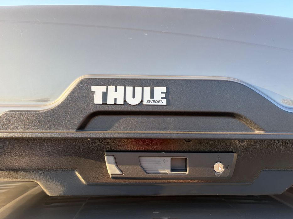 Комплект автобокс Thule Motion XT Alpine Titan + Напречни греди Thule Edge Flush Rail 7206