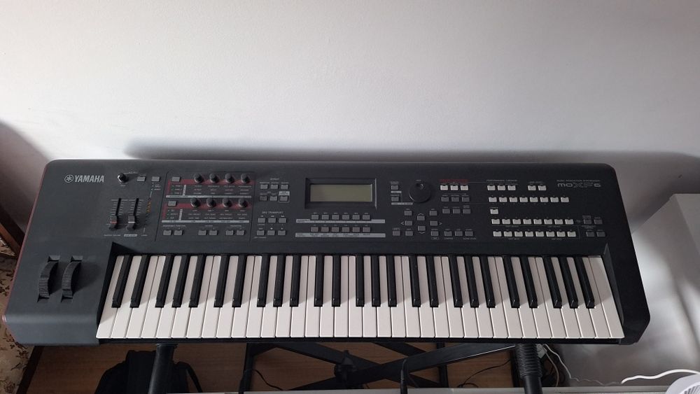 Synth Yamaha Moxf 6